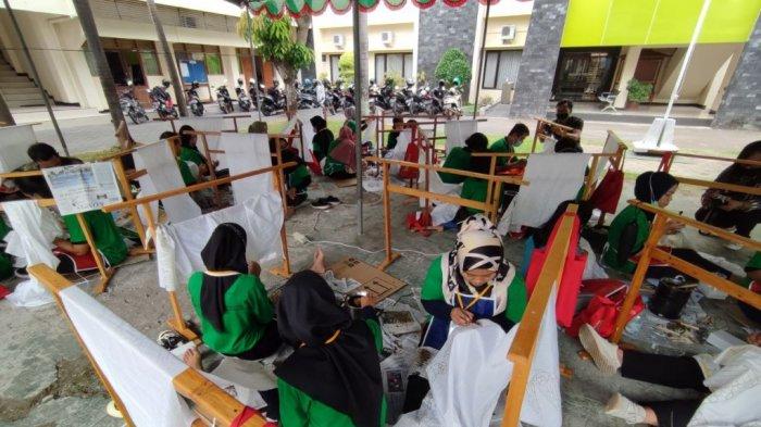 Dekranasda DIY dan BDI Yogakarta Gelar Diklat Pembuatan Batik Tulis.