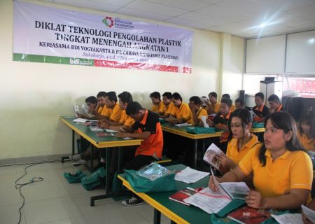 Diklat Teknologi Pengolahan Plastik Tk. Menengah
