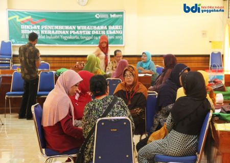 Penyampaian Materi Kewirausahaan oleh Widyaiswara BDI Yogyakarta - 7