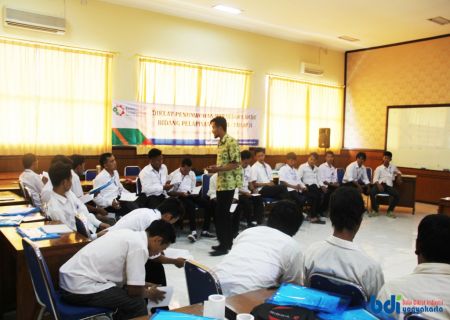 Penyampaian Materi Kewirausahaan oleh Widyaiswara BDI Yogyakarta - 3